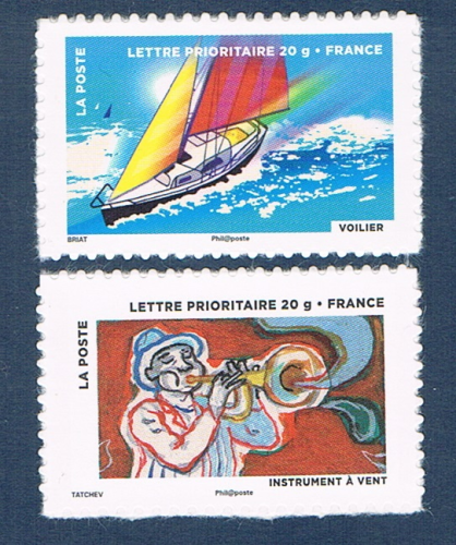 Série de 2 timbres autoadhésifs sur le thème de l'air issus de feuilles. Réf Yvert & Tellier N° ...Descriptions: Timbres adhésifs commémoratifs, voilier et instrument à vent, émis en 2013.