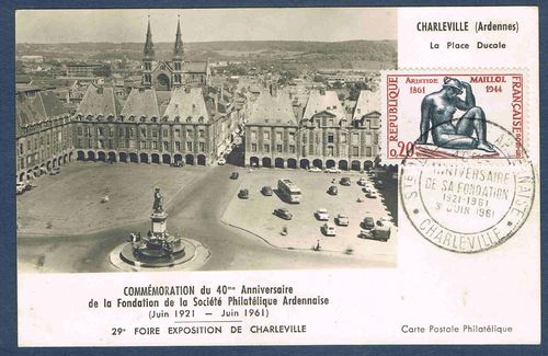Carte postale la place Ducale de Charleville 08 Ardennes