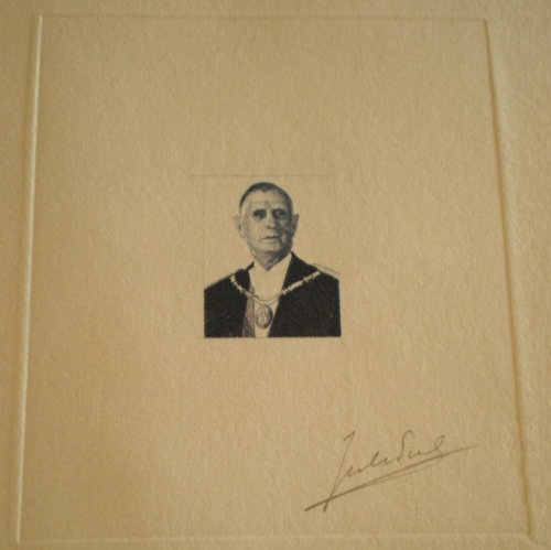Epreuve de luxe représentant le buste du Général de Gaulle. Signé.