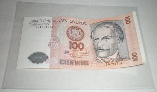 Billet de banque du Pérou, année 1987. 100  Intis.