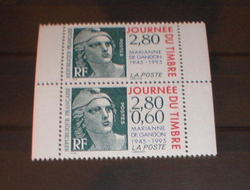 Paire de timbres France provenant de carnet JT Réf :YVERT & TELLI ER. N°P 2934 A, année 1995.