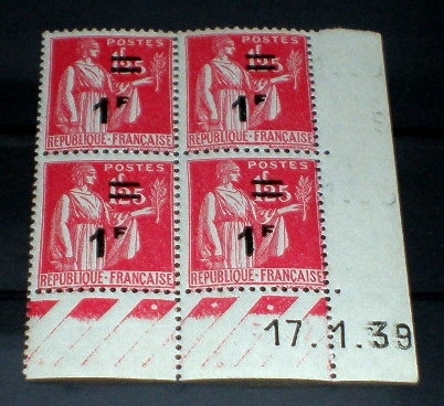 Timbres poste avec coin daté de 4 TP. France, année 1941. N°483 du 17.1.39. Type  Paix.
