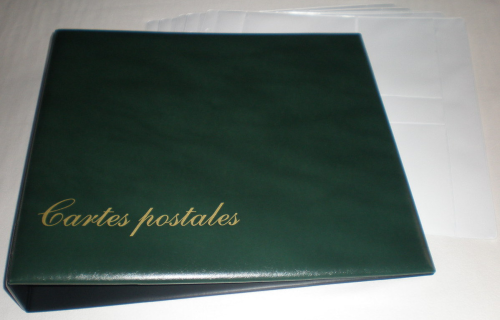 Album luxe vert  pour cartes postales,  simili cuir  reliure garnie de 15 recharges  pour 170 cartes postales  anciennes. Réf  2004