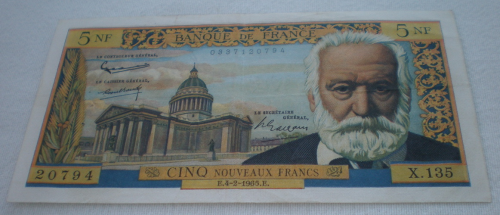 Billet de banque 5 nouveaux francs  Victor Hugo, année E.4. 2. 1965.E. N° série 20794. Etat de conservation. TTB.