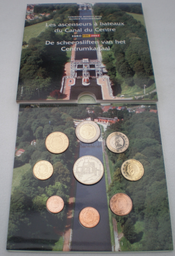 Monnaies  Belgique en coffret BU 2007 plus une médaille  ayant pour thème, les ascenseurs à bateaux du canal du centre.