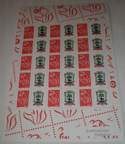 Bloc feuillet Marianne de Lamouche gommé, feuille de 15 timbres attenants chacun à une vignette personnalisée avec logo privé Sedan, année 2005.