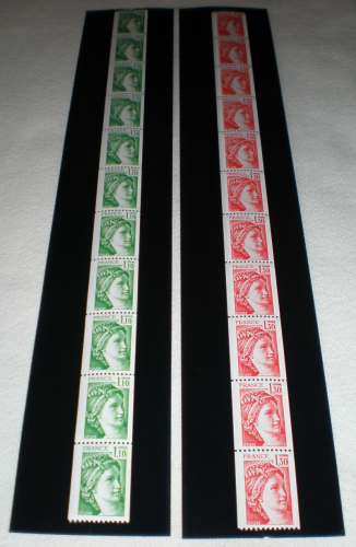Timbres roulettes bandes de 11 x 2 = 22 T.P. avec quatre N° rouge au verso, Type Sabine. Réf 73 / 74 = 2 bandes  non dentelées verticalement.