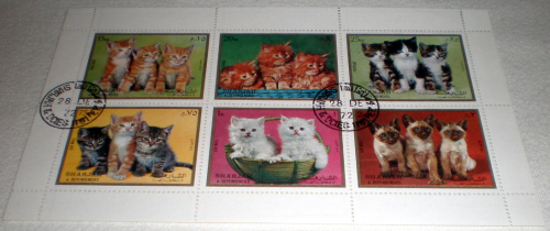 Bloc  feuillet de 6 T.P, Timbres thématiques chats  neufs, oblitérés  avec trace de charnière. Lot N°211.