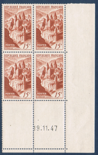 Timbres de France coin daté composé de quatre timbres N° 792 intacte. type Abbaye de Conques. Coin daté du 19 .11 .47. neuf sans trace de charnière.