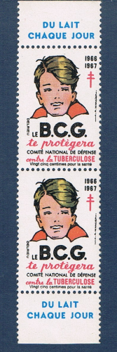 France la paire de vignettes avec bord de feuilles publicitaires. Descriptif: Du lait chaque jour garçon, le B.C.G. te protégera contre la tuberculose.