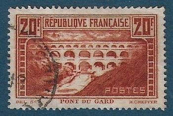 Timbre France 20f chaudron IIA 1930 N°262 oblitéré Pont du Gard