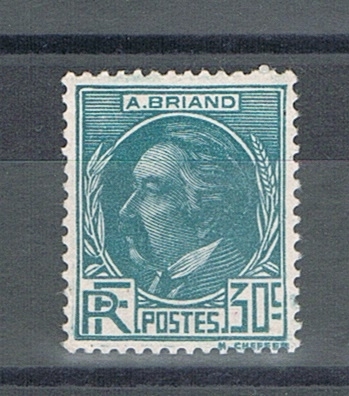 Timbre de France type. 30 c. bleu vert, année 1933. Réf Yvert & Teller N° 291 neuf avec trace de charnière propre. Descriptif: Aristide Briand 1862 / 1932. Lot N 1.