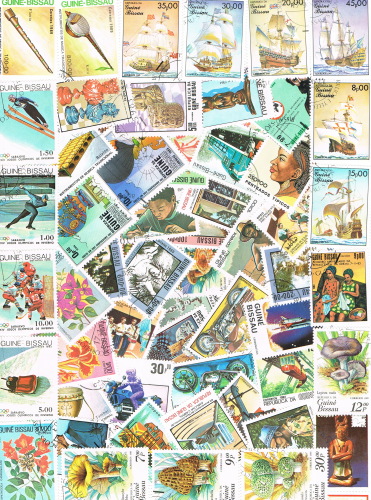 Pochette comprenant 100 timbres oblitérés Guinée Bissau PROMO