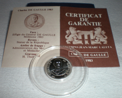 Médaille commémorative rare en argent type Charles de Gaulle 1983