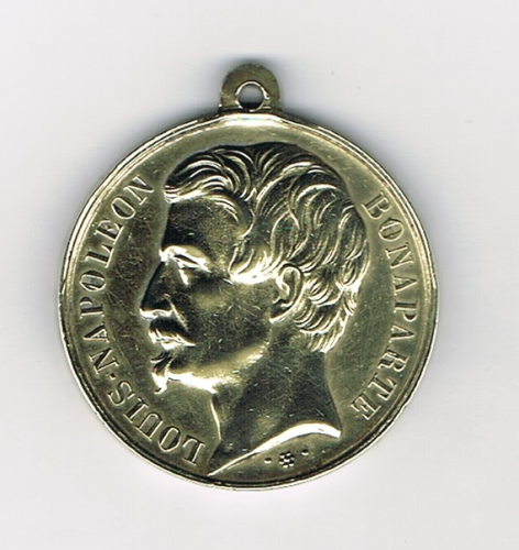 Médaille Louis Napoléon Bonaparte. Agglamation en faveur du plébiscite du 2 X bre 1851. Descriptif. Tête d'aigle. Oui 7 ,500, 000. Etat superbe.