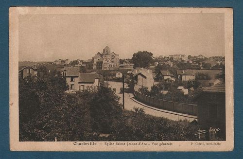 Carte postale Charleville Sainte Jeanne d'Arc Vue générale