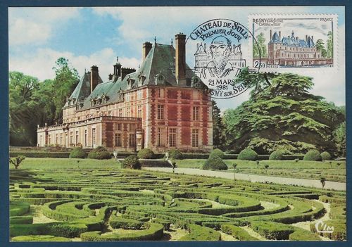 Carte postale Château de Sully vu du jardin à la Française