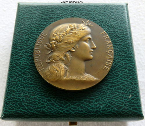 Médaille bronze en coffret type Marianne tête à droite laurée